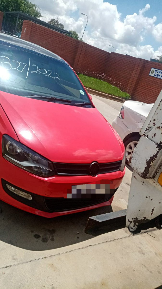 _ArriveAlive's tweet photo. Partnership policing leads to the recovery of stolen vehicles during an integrated operation  https://t.co/vuZovKmnus 

#ArriveAlive #StolenVehicleRecovery #Operation #Crime @SAPoliceService https://t.co/4PSSC1YzOm