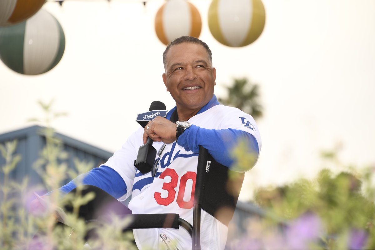 DodgerInsider's tweet photo. To celebrate what would have been Jackie Robinson's 103rd birthday, Dave Roberts and the @Dodgers hosted students from Jackie's alma mater John Muir High School for a virtual Q&A with Jackie's son David at Dodger Stadium.
🔗: https://t.co/a0wUNt1r27 https://t.co/oayqY954YU