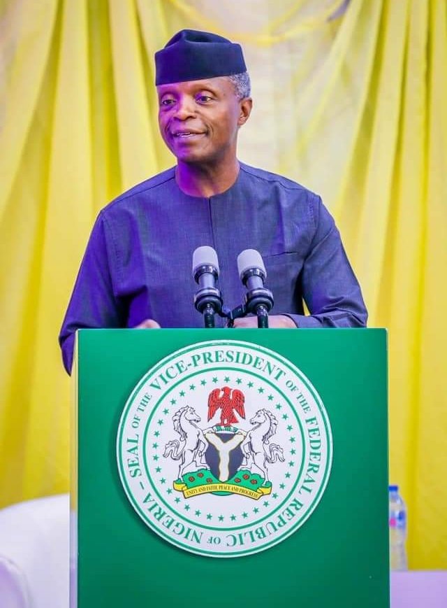 LadatG's tweet photo. #PYO2023 #FatedToLead #HeCanLead #visionary #Intellectual, #SoundMind
A true definition and display of a Leader. Prof. Yemi Osinbajo #OurChoice https://t.co/4Q5XZ0CXIh