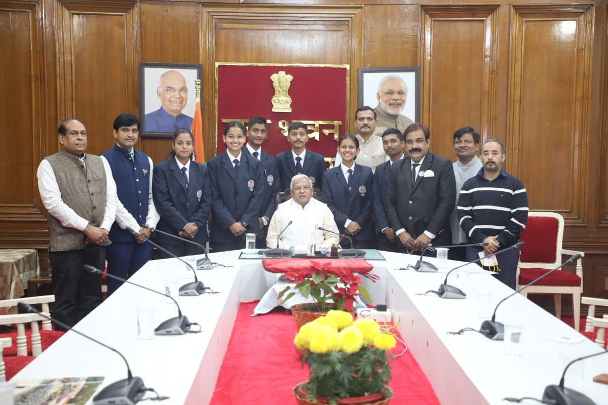 GovernorMP's tweet photo. राज्यपाल श्री मंगुभाई पटेल से गणतंत्र दिवस परेड शिविर में सहभागिता करने वाले राष्ट्रीय सेवा योजना के स्वयंसेवकों ने आज राजभवन में सौजन्य भेंट की। https://t.co/bplzwT5Xlu