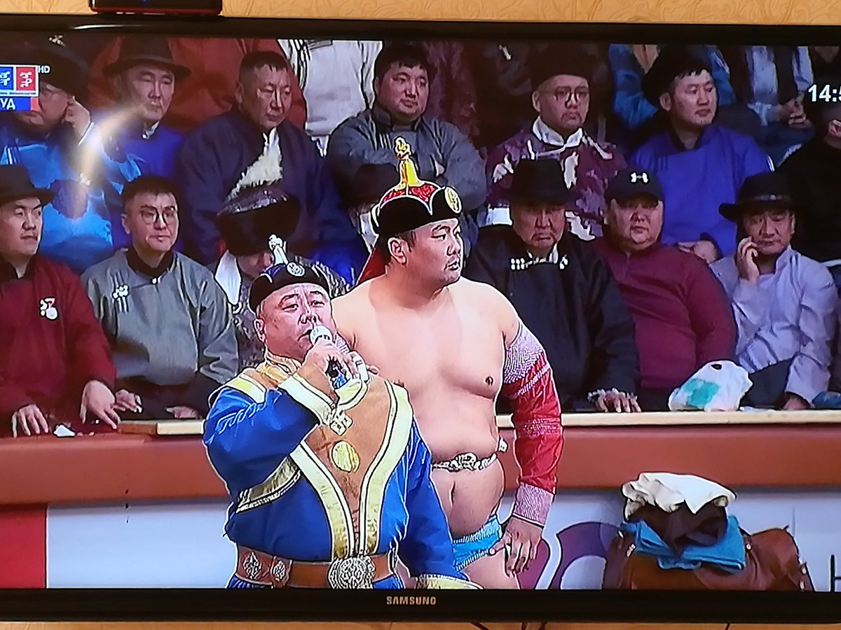 Засуулын дуу сонсох сайхан байн шүү. Огшиж байн шүү