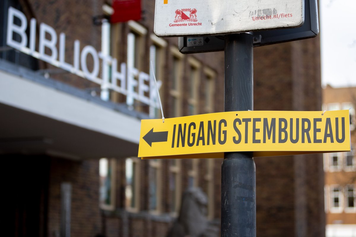 45 Utrechters vertegenwoordigen jou als inwoner van Utrecht. Dat doen ze in de gemeenteraad, waar je voor kan stemmen in maart. Waarover neemt de gemeenteraad besluiten? Kom bij een vestiging in jouw buurt langs om alles hierover te weten: bit.ly/verkiezingen_2…
