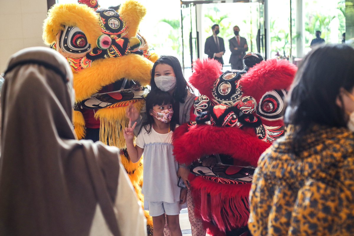A glimpse from today’s eye-dotting ritual by the GM &amp; lion dance appearance, greeting out guests. 

Happy New Year of the Tiger 🐅