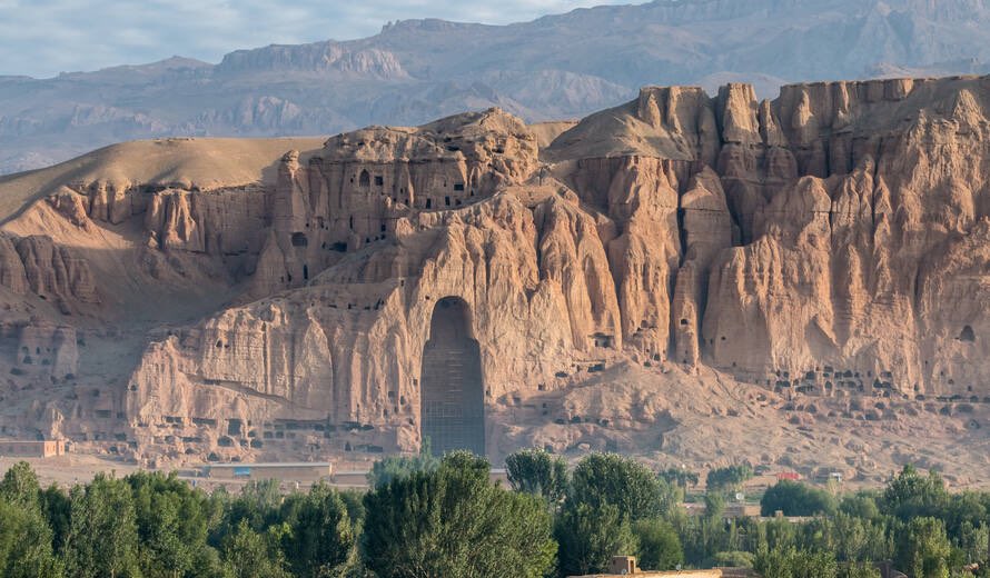 eduardboada's tweet photo. Bamiyan és una ciutat de 60.000 habitants a 240 km de #Kabul. El 2001 els talibans van dinamitar els budes, de més de 1400 anys. Ara hi tornen i sembla que volen dinamitar la muntanya.
@AAzoulay @rezarvhimi
#SaveBamiyanHistoricalHeritage
#SaveBamiyanBuddhas
#SaveBamyan https://t.co/iYyti9eYcT