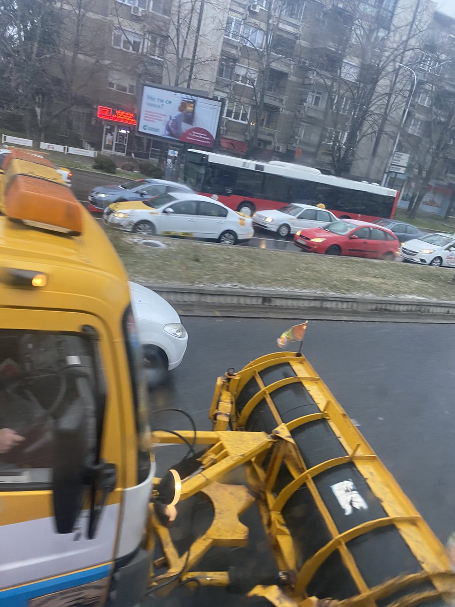 се случи чудо
Македонија пат го изненади снегот 😂