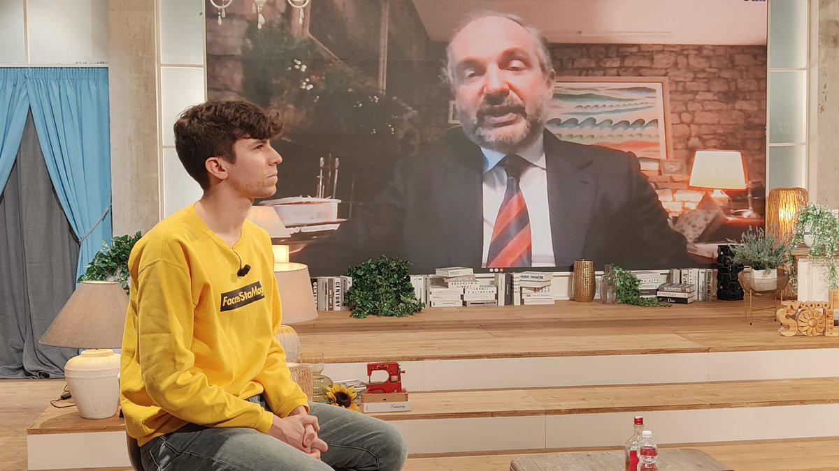orasolaretv2000's tweet photo. #1febbraio alle 12.20 puntata“magica” L'#OraSolare @TV2000it. Con @paola_saluzzi il mago comico Raffaello Corti e @remopannain, avvocato e prestigiatore.
Federico Tomasi a 11 anni ha scalato il #Cervino.
Giusy Sciacca racconta le #donne di “Virità, femminile singolare-plurale”. https://t.co/gfKm4oRre5