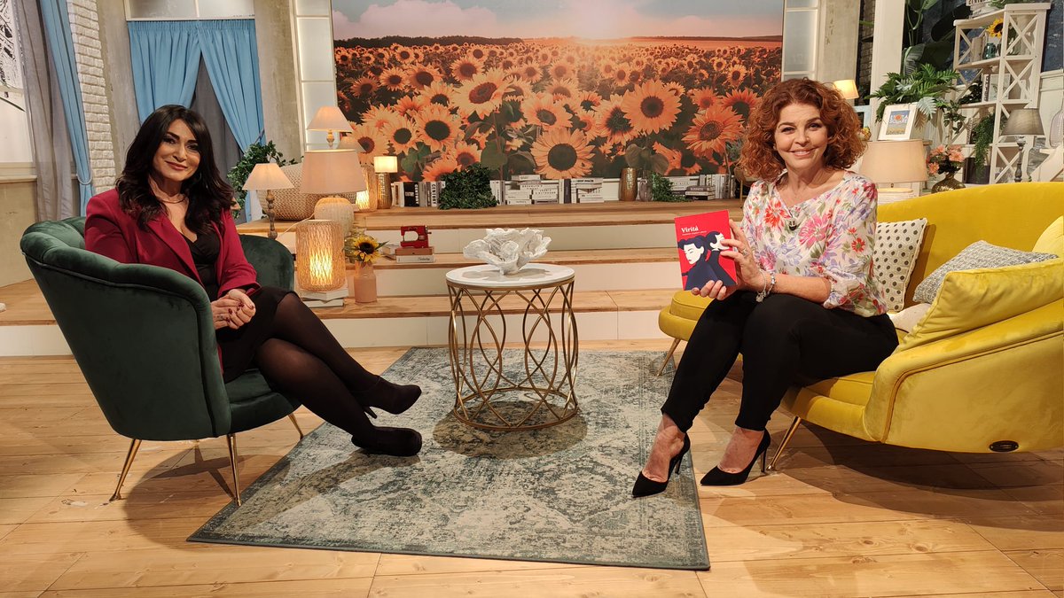 #1febbraio alle 12.20 puntata“magica” L'#OraSolare <a href="/TV2000it/">Tv2000.it</a>. Con <a href="/paola_saluzzi/">Paola Saluzzi</a> il mago comico Raffaello Corti e <a href="/remopannain/">Remo Pannain</a>, avvocato e prestigiatore.
Federico Tomasi a 11 anni ha scalato il #Cervino.
Giusy Sciacca racconta le #donne di “Virità, femminile singolare-plurale”.