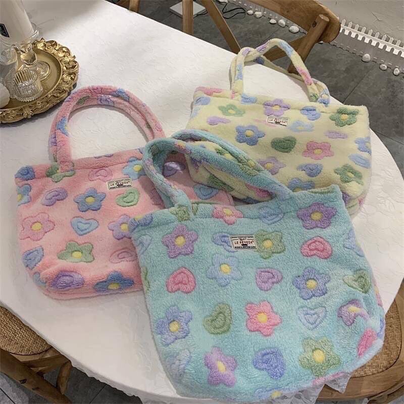 cutie_bbag's tweet photo. ʕ•ᴥ•ʔ 𝚂𝚑𝚒𝚗𝚎 𝙵𝚕𝚘𝚠𝚎𝚛 𝚝𝚘𝚝𝚎 𝚋𝚊𝚐 ✨Price : 320.-✨
🛎 free shipping ꪔ̤̥

ღ size : 32x39x26cm
ღ วัสดุทำจากผ้า plush ซับในด้วย canvas
ღ ความยาวสาย57cm
ღ ใส่ A4/notebook/ lipad และอื่นๆได้อีกเพียบ

#กระเป๋าผ้า #กระเป๋าไอแพด #กระเป๋า #กระเป๋าสะพายข้าง #กระเป๋าเกาหลี https://t.co/DYAs0Qr3xX