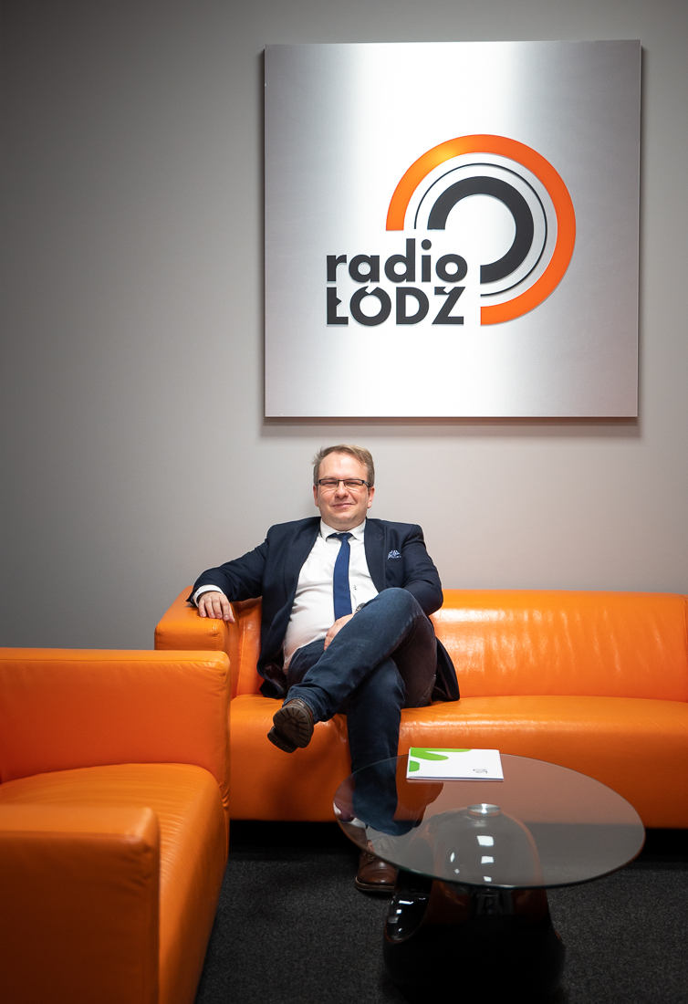 LukasiewiczLIT's tweet photo. 🎙️ Dzisiaj Dyrektor Radosław Dziuba weźmie udział w audycji „Gość po 17” o godz. 17.05 w @radiolodz.

Tematem rozmowy będzie połączenie łódzkich instytutów w #Łukasiewicz – Łódzki Instytut Technologiczny. 

Zapraszamy do wysłuchania!🧐 https://t.co/TWsax8ckja