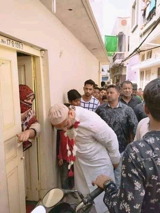 Zainab_Voice's tweet photo. मेरी ख्वाहिश और कोशिश यही है कि मेरे मरने से पहले भारत के हर एक कोने में मुझसे बेहतर सियासी रहनुमा बने। - बैरिस्टर @asadowaisi साहब अध्यक्ष @aimim_national https://t.co/TmEZo1ponw