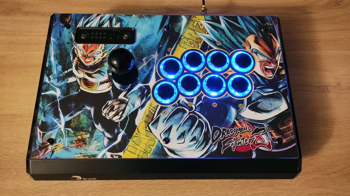 haganeno93's tweet photo. Old @MadCatz TES is not dead with this @brookgamingfans UFB and PS5 Upgraded Kit. #Vegeta artwork, blue LEDs and detachable cord #arcadestick #jackalscrew @focusattack https://t.co/cwKoNI8jDl