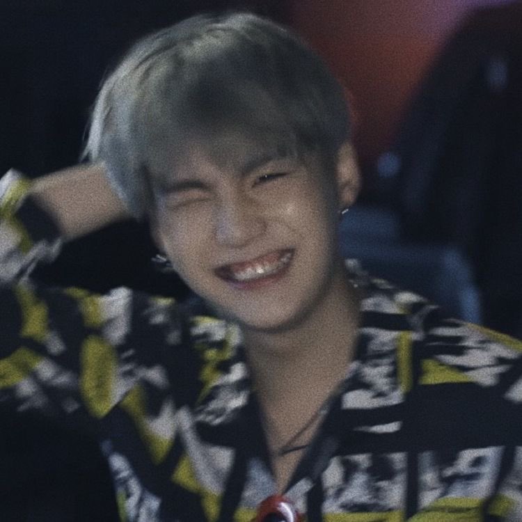 Yoongi is my world ⁷ 🐰🐱🍊 tweet media