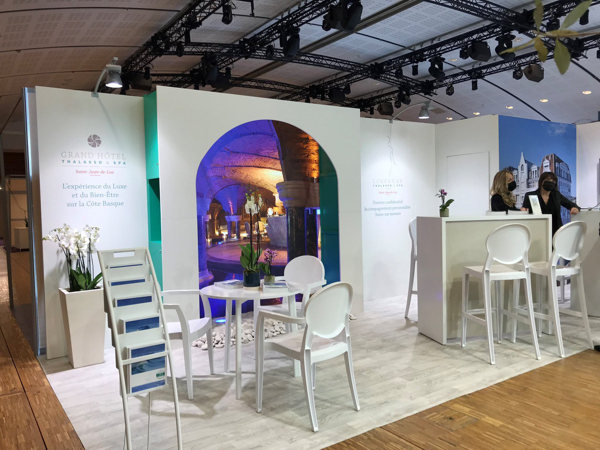 Camerus_'s tweet photo. 📸 Salon @LesThermalies 

Retour en photos du salon dédié au bien-être et à la santé par l'eau de France 💦

Avez-vous aimé ce salon ? 👍👎

#thermalies #bienetre #santé #soin #eau #mobilier #location #salon https://t.co/EmWY1ywiCq