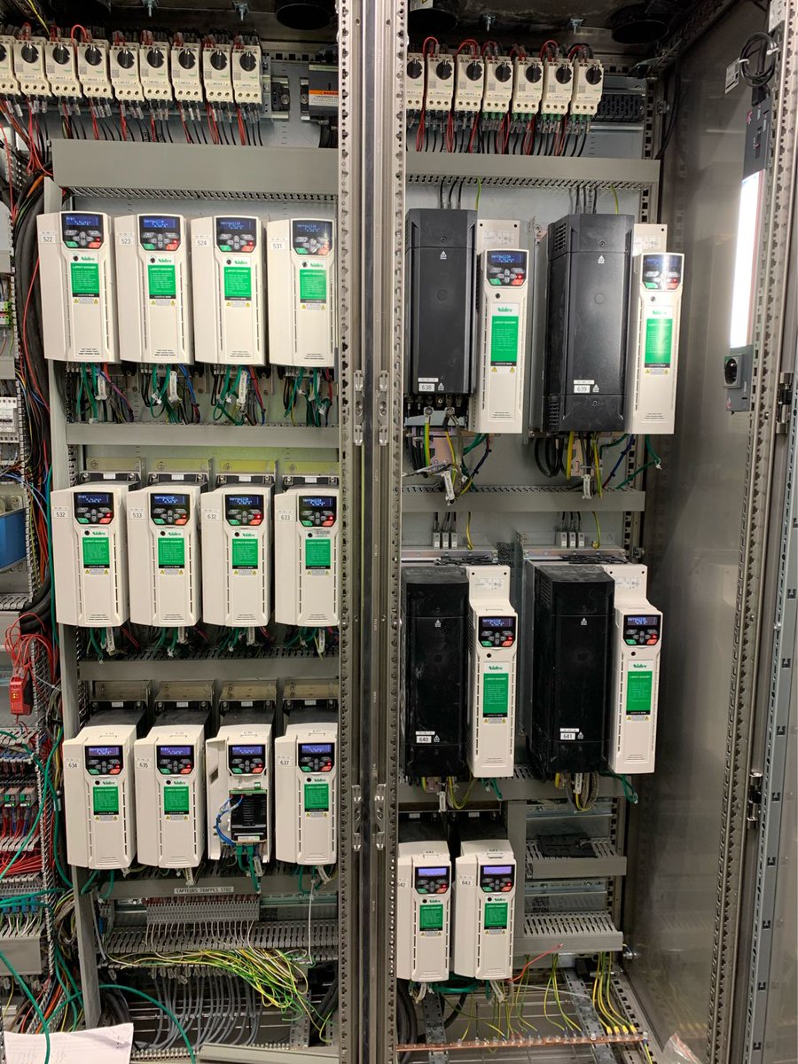 Leroy_Somer's tweet photo. 🍾 On va déboucher le champagne ! 🍾 Fourniture et mise en place après étude de 18 variateurs Unidrive M400 et 18 moteurs IMfinity LSES IE3 de 5,5 à 30kW pour l'agitation des cuves de champagne.
#Nidec #LeroySomer #MoteurElectrique #VariateurdeVitesse #UnidriveM #IMfinity https://t.co/1VoecN4qSN