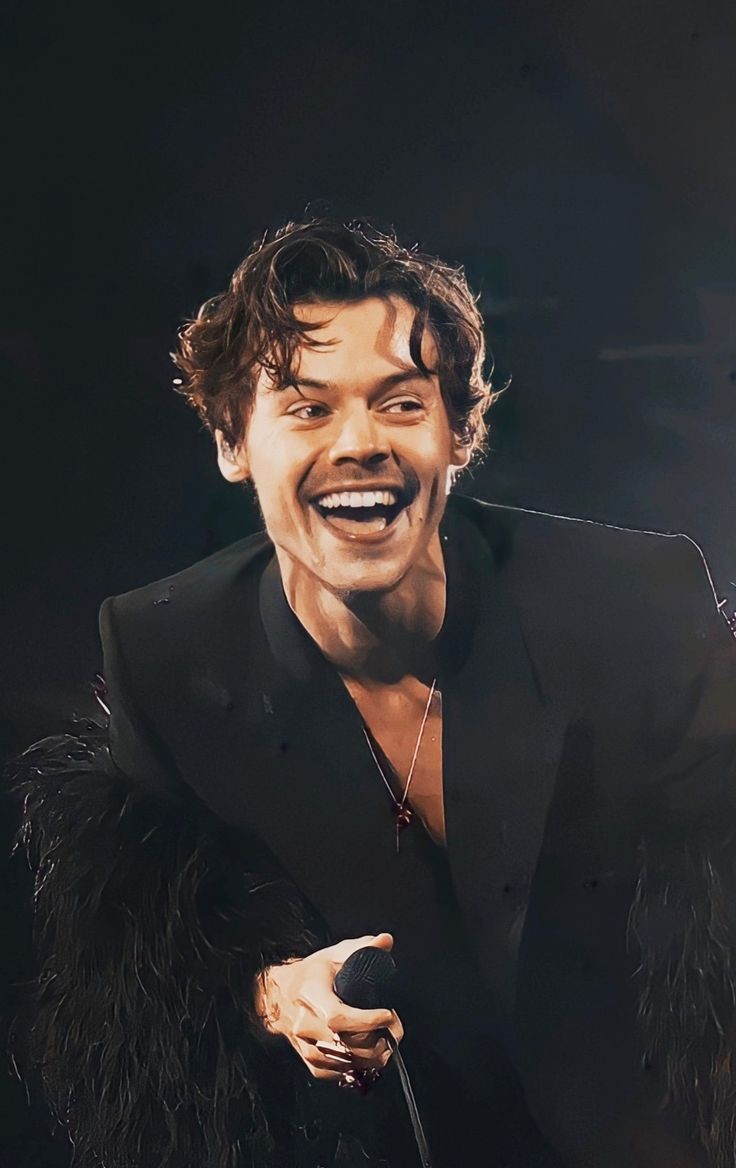 Happy birthday Harry styles <3 you absolute angel 