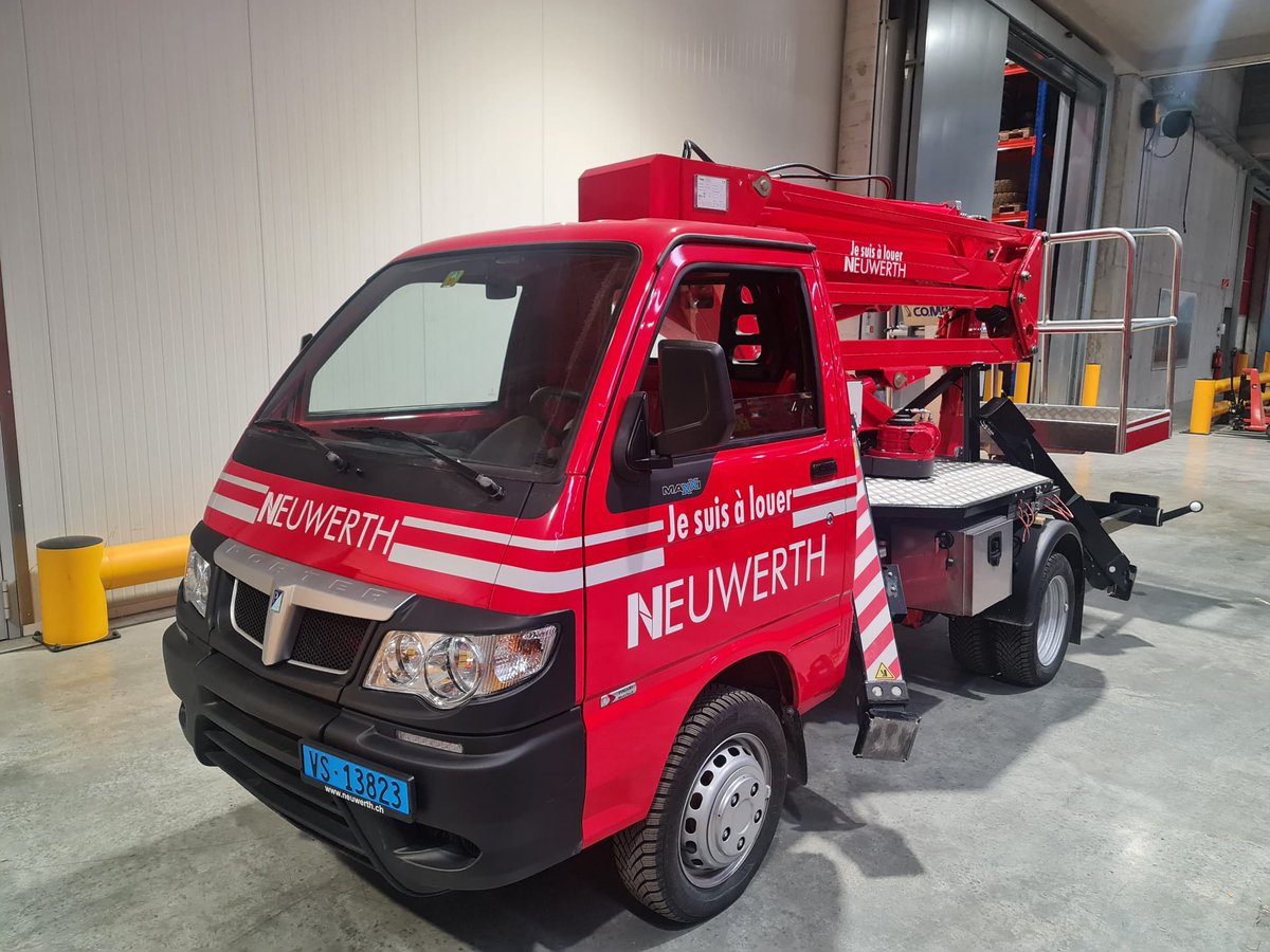Nacelle compacte à louer : notre flotte s'agrandit avec ce modèle et ses 16 mètres d'hauteur de travail, monté sur un petit porteur Piaggio. Un maximum de compacité tout en conservant des performances importantes.

Renseignements : neuwerth.swiss/fr/content/11-…