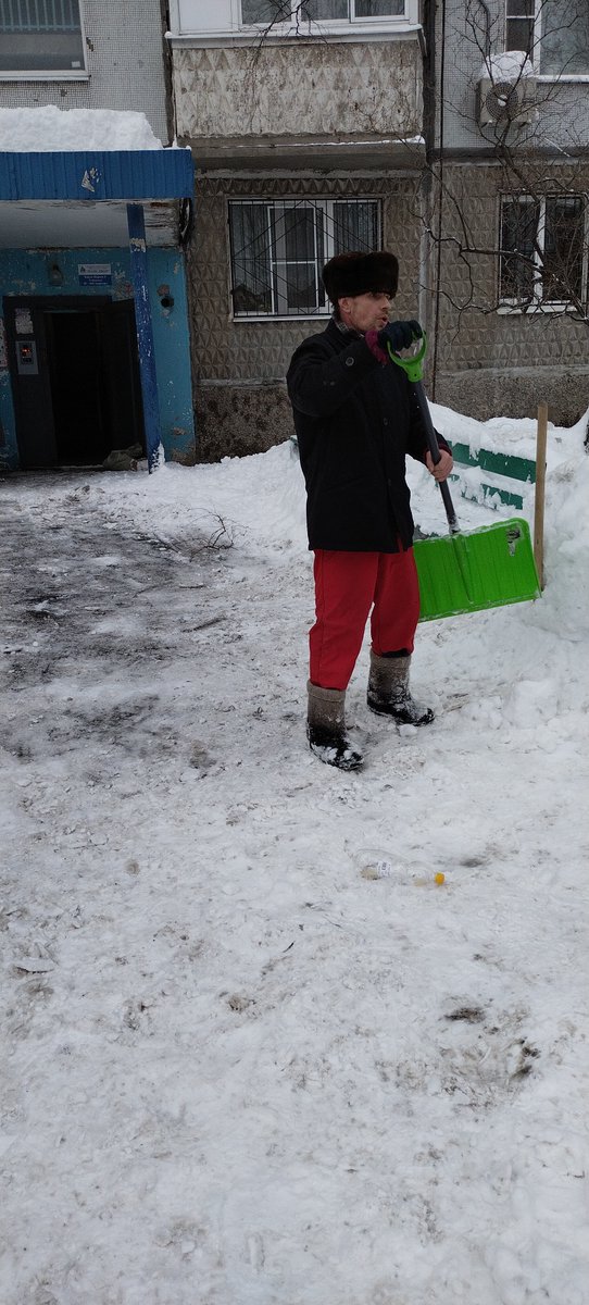 rWxiihregngwb4q's tweet image. Помог дворникам - живу человеком.
#чиcтота  #красота  #порядок  #самара  #зима  #снег