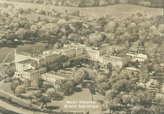 WVHistory's tweet photo. On February 1, 1910, a subsidiary of the C &amp; O Railroad, purchased the resort at White Sulphur Springs now known as the Greenbrier. #wvhistory #onThisDay https://t.co/tpxwXEmwZU