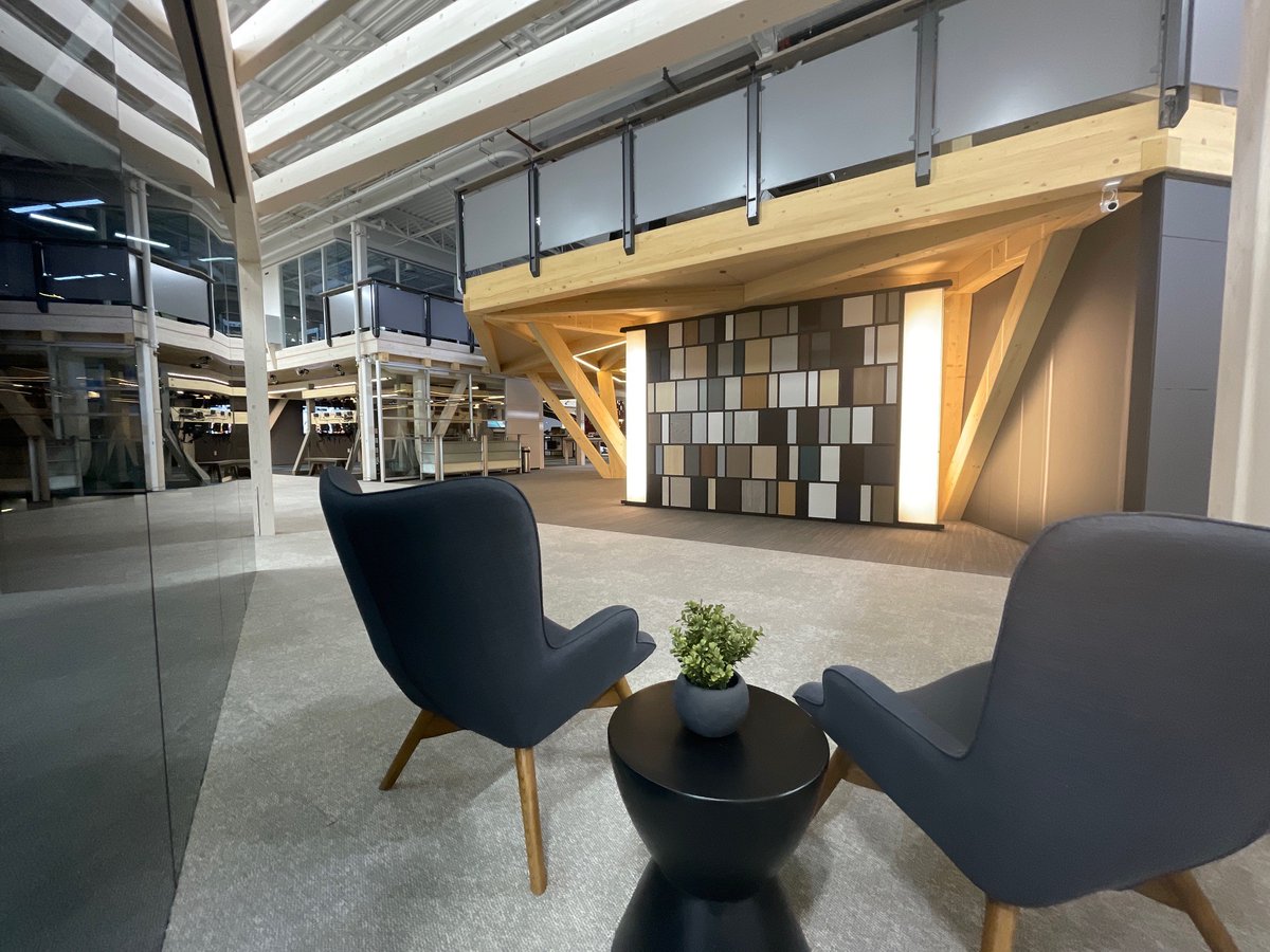 jenniferwarawa's tweet photo. Nothing says 'welcome to a new month' like some beautiful photos of the newest vignettes in our #Calgary DIRTT Experience Center (and our @DIRTT HQ)! Our Calgary space is looking amazing as we continue to find new ways to showcase DIRTT's capabilities! #DIRTT #BuildBetter #DXC https://t.co/qFKF2rGbWc