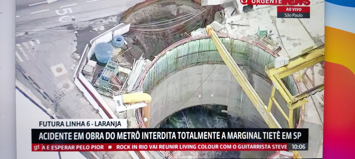 Tenho impressão que o rio Tietê invadiu a construção do metrô de SP e ainda ninguém percebeu.