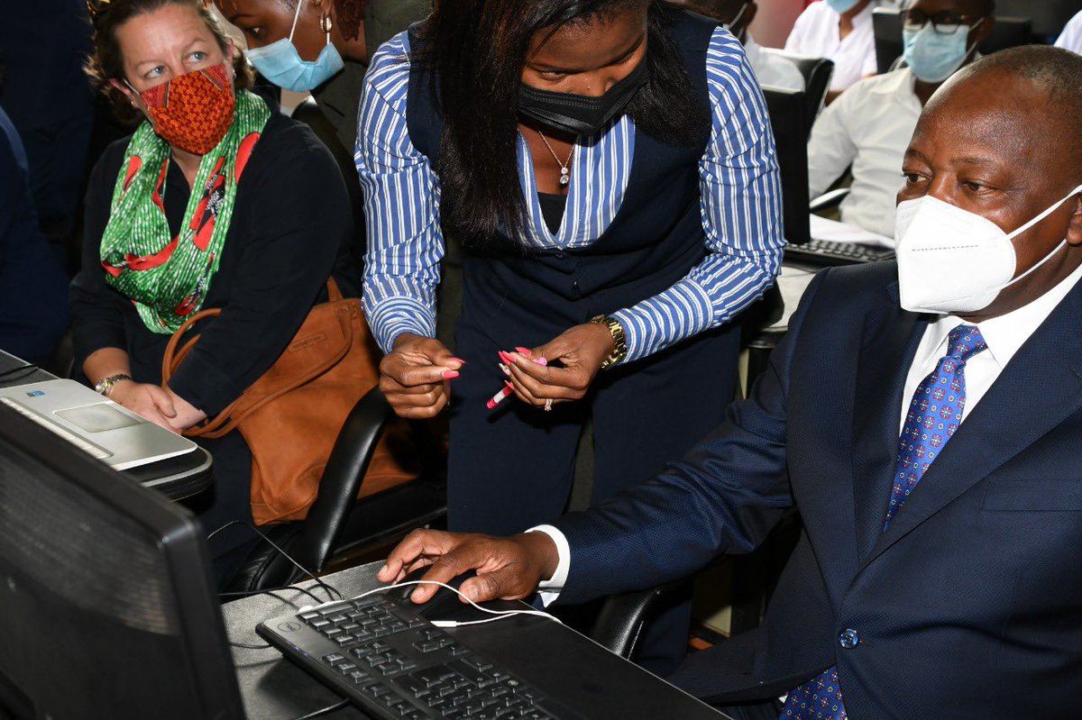 MOH_Kenya's tweet photo. Health Cabinet Secretary Mutahi Kagwe is advocating for a paradigm shift in the training of the country’s healthcare professionals to enhance their global competitiveness. https://t.co/sYDNux5xHQ