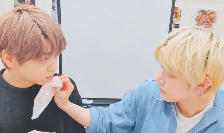 soob_eats's tweet photo. 🐰🦊 https://t.co/rFRu4T0wD5