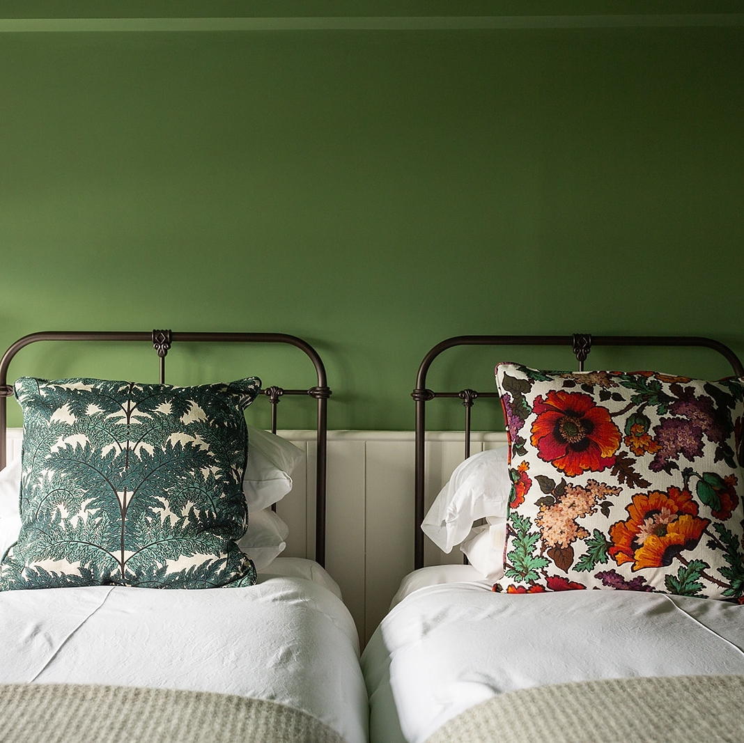 TheCornishBedCo's tweet photo. Twinning in style! 

All our beds come in sizes from a small single for those petite sleepers to an emperor for the ultimate 🤴 or 👸 of the castle!

These matching Maud beds are @westbay_house and we think they look superb in bronze powder coat against the calming green wall. https://t.co/cHIgyTcT8P