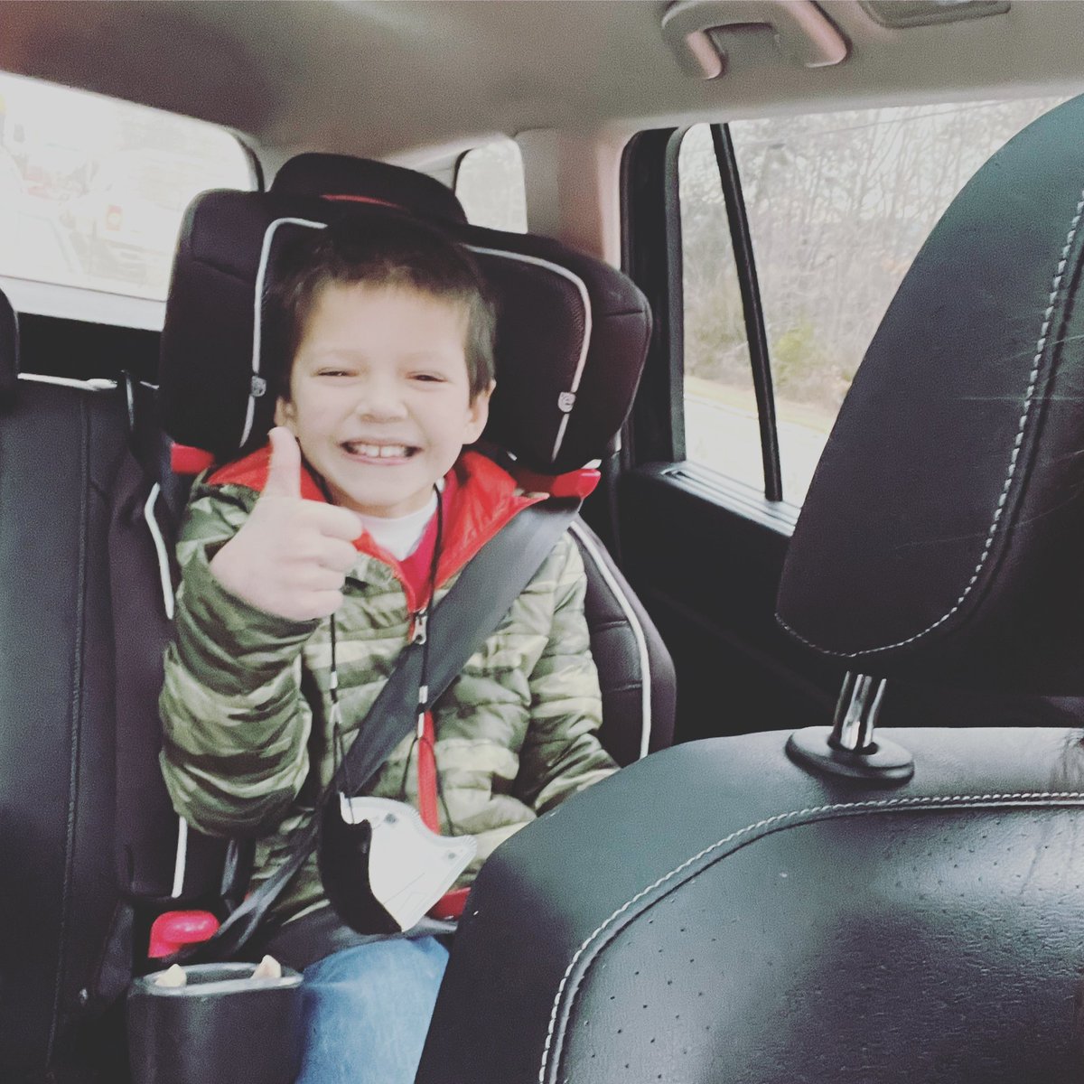 Celebration 🎉 🎉🎉
In the #raredisease community and #globaldevelopmentaldelay community, we celebrate inchstones! Today, Charlie successfully snapped and zipped his jeans all by himself! Progress which enhances independence is such an incredible gift! #smithkingsmoresyndrome