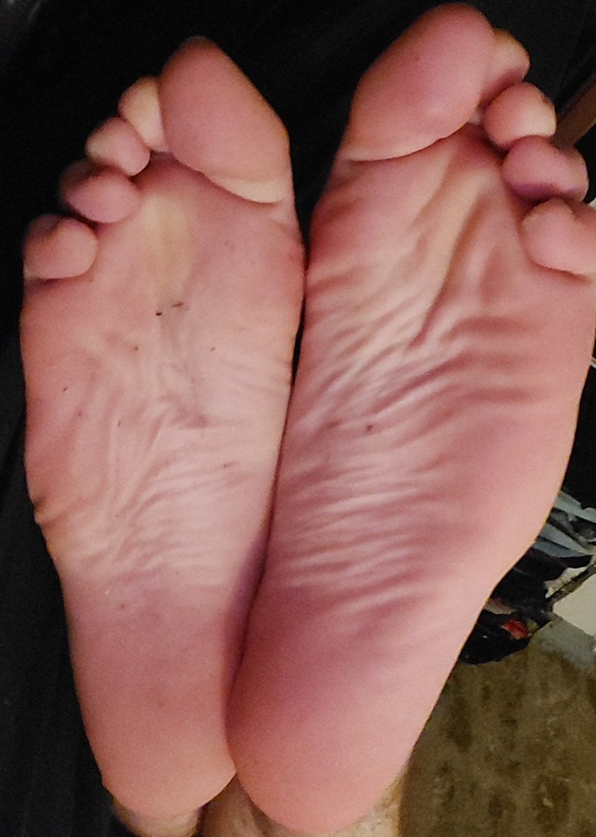 PunkBootMaster's tweet image. I'm at home spending your money, 
You're at work earning me money.
We are not the same. 🐷
/
Findom Alpha cashfag paypig slave cuck beta Feet malefeet Footworship
/
@rt4dom @footmuppet @rt_slave_ma @rtfordoms @BestFootMasters @PromoRTpig