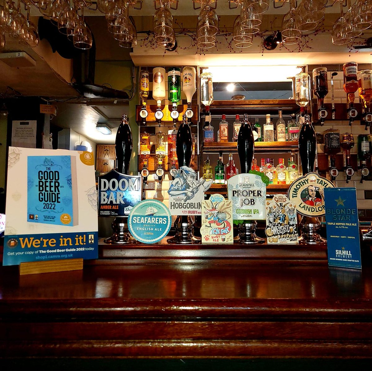 TimothyTaylors's tweet photo. Sutton Coldfield's @StationLovesU has plenty going for it.

🍺 Lovely selection of real ales on the bar
🌞 'Sutton's Most Divine Beer Garden'
🏆 and they're now a member of our Champion Club!

Well done to Kieran, Jamie and the team. The garden alone makes this pub worth a visit! https://t.co/4qnX7BlZGO