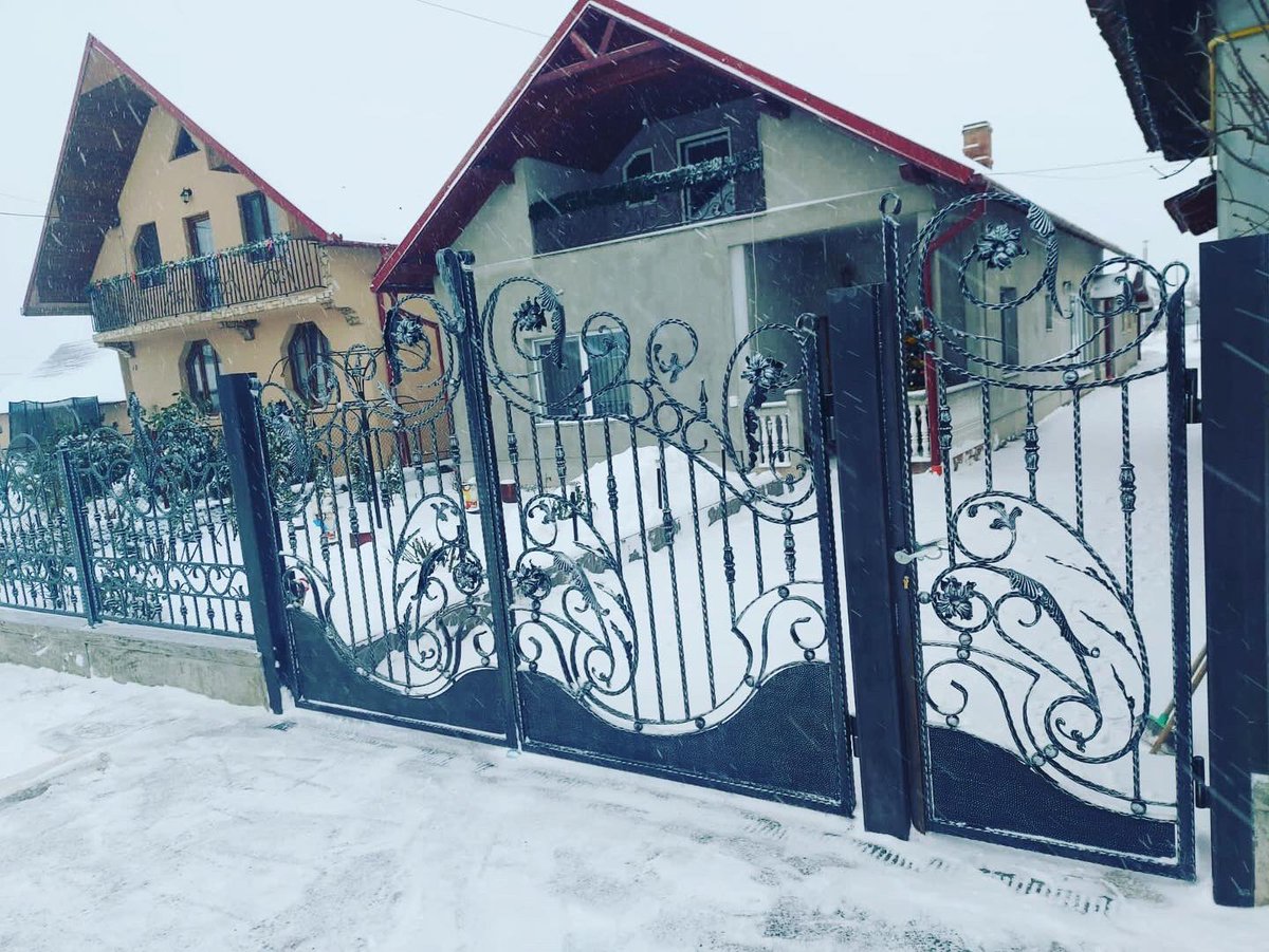 sergiuiosif's tweet photo. What the client ask for, what they got! https://t.co/GiKmsmIWNo
