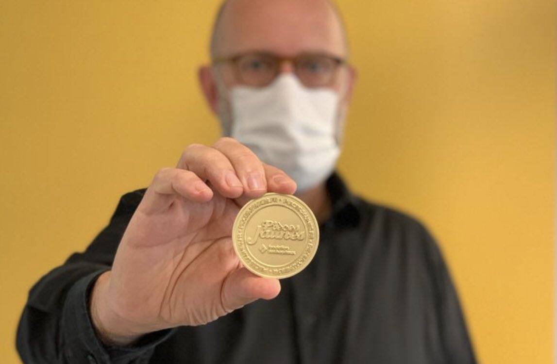 Mobilisé jusqu’au 5 fév, aux côtés de la <a href="/FondHopitaux/">Fondation des Hôpitaux</a>, de sa présidente, et des joueurs <a href="/racing92/">Racing 92</a>, comme <a href="/HassaneKolingar/">Hassane Kolingar</a>, pour soutenir la collecte de dons #PiècesJaunes 2022 avec #Foncia, pour améliorer le quotidien des enfants et ados hospitalisés.

➡don.fondationhopitaux.fr/piecesjaunes-f…