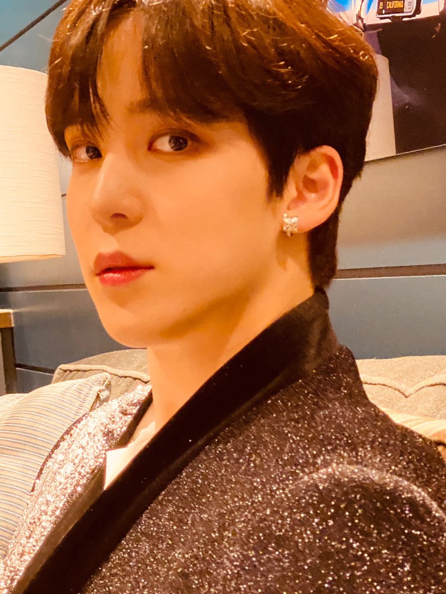 YUNHFO's tweet photo. I love you the most in the world, our TINY ❤️❤️ https://t.co/3tR6qowgnk
