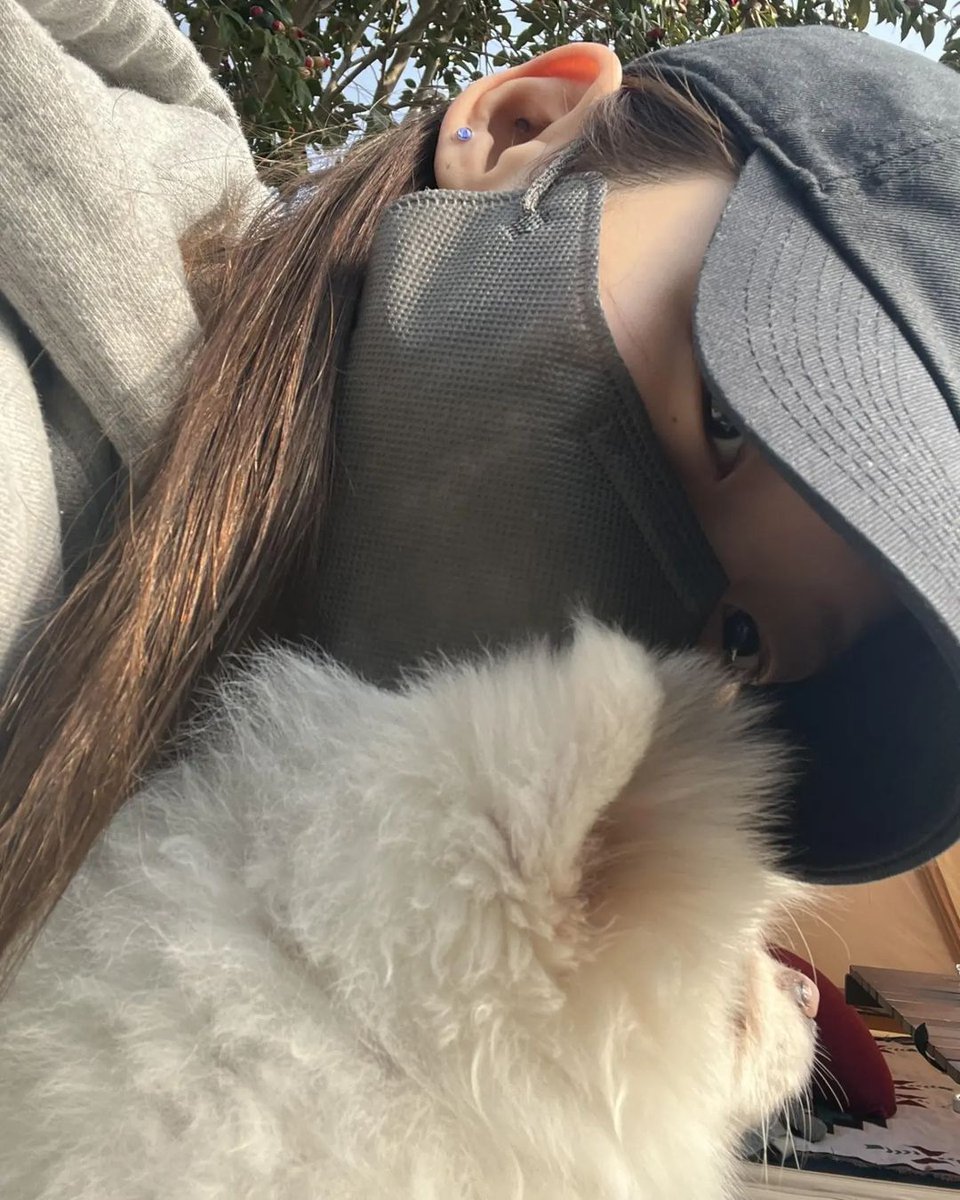 daiIyarin's tweet photo. arin's universe update 🖤

#아린 #ARIN https://t.co/WovEnEXKdQ
