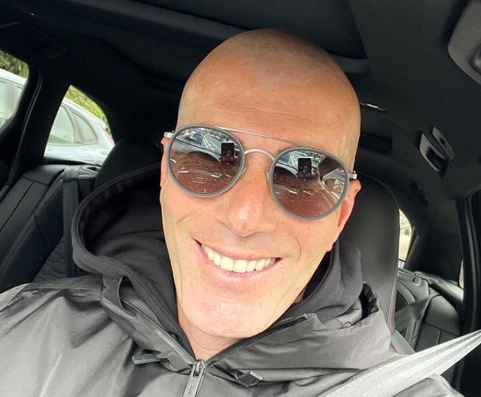 elchiringuitotv's tweet photo. 🚨 ZIDANE YA ESTARÍA EN EL PSG si no fuese por la eliminatoria contra el REAL MADRID.

🇫🇷 Es la afirmación de Julien Maynard, periodista de Telefoot1. https://t.co/pRhUwEiYVg