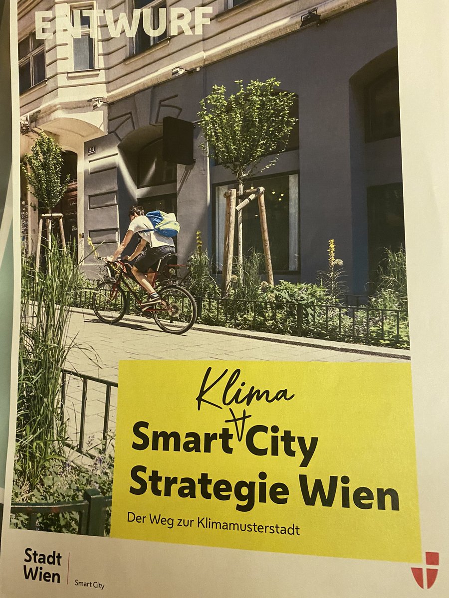 In 15 Minuten beschliesst der zuständige Ausschuss @ullisima die Smart Klima City Strategie während die KlimaaktivistInnen geraden verjagen. Kannst net erfinden. <a href="/MarcusWadsak/">Marcus Wadsak 🌞</a>