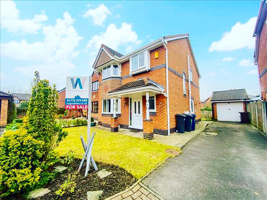 WignallsEA's tweet photo. It didn’t take us long to SELL this  home‼️🏡

We urgently require more 2/3/4 bedroom homes in Leyland and the surrounding areas for buyers registered with us‼️

CALL ☎️ us on 01772 379620 or send a message if you’re considering selling your home 🏠 

#homebuying #propertymarket https://t.co/6WiQOqWUg6