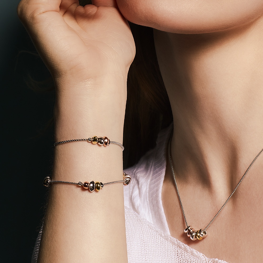 When it comes to our Coast Pebble range, more is more.

Layer up our collection to achieve an effortless look that feels expertly put together.
.
.
#CoastTumble #KitHeath #ImWearingKit #JewelleryCollection #SilverJewellery #SilverJewelry #JewelryOnline #LoveSilver #LoveKitHeath