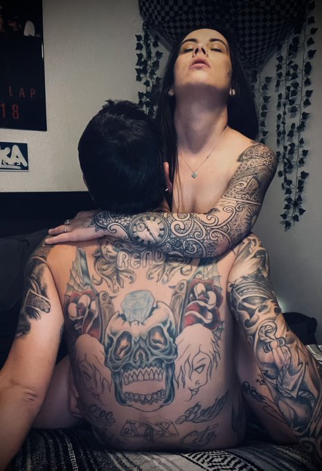 Take us to the good part.   https://t.co/853qg4FOvg https://t.co/hKT4X5SzpM