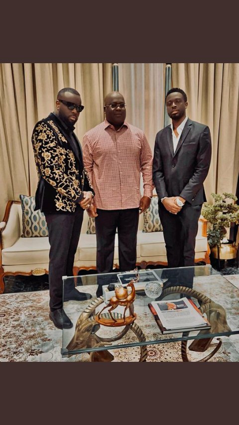 AdesemaP's tweet photo. Svp kulutus #koffi_olomide, #karmapa,#werrason, #bozi, #fally etc... Le panier circule encore. Peut être c'est la prière qui a payé ces deux frères ( Gims et Dadju) @fatshi13 est le père de tous le monde https://t.co/TVGRbH1yFJ