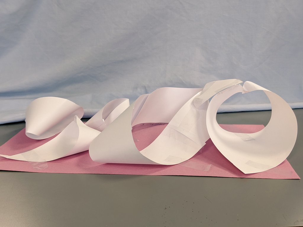 stniniansart's tweet image. S1L 3D Design have come up with some excellent ideas in their paper architectural models inspired by Frank Gehry 😀 @stninianshigh  #paperarchitecture #design