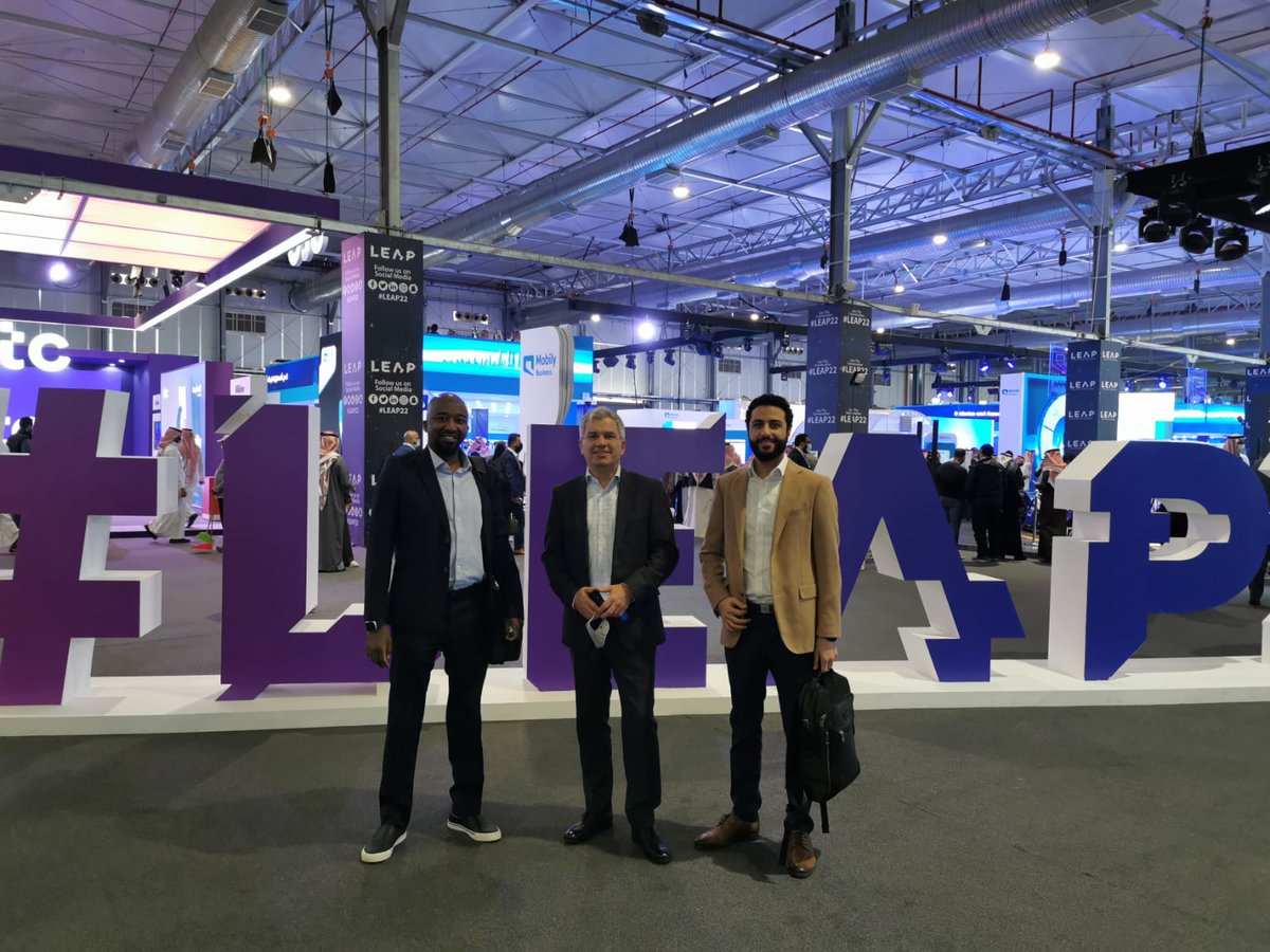 BSVBlockchain's tweet image. The #BSVBlockchain welcoming committee led by @JimmyWinSV at the #Leap2022 opening day.

LEAP is the global platform &amp;amp; unique event for future #technologies &amp;amp; the most #disruptivetechnology professionals around the world.

Get your pass: orlo.uk/4fTeT