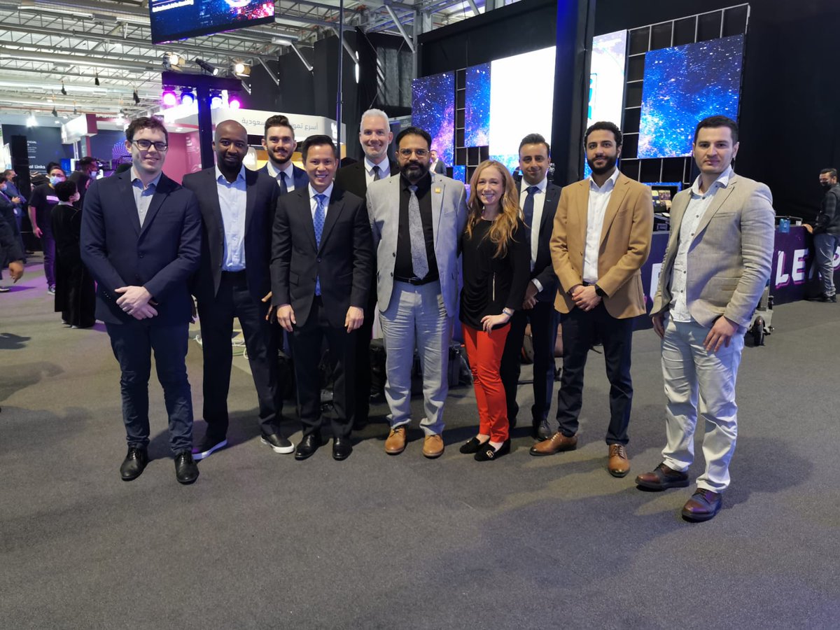 BSVBlockchain's tweet image. The #BSVBlockchain welcoming committee led by @JimmyWinSV at the #Leap2022 opening day.

LEAP is the global platform &amp;amp; unique event for future #technologies &amp;amp; the most #disruptivetechnology professionals around the world.

Get your pass: orlo.uk/4fTeT