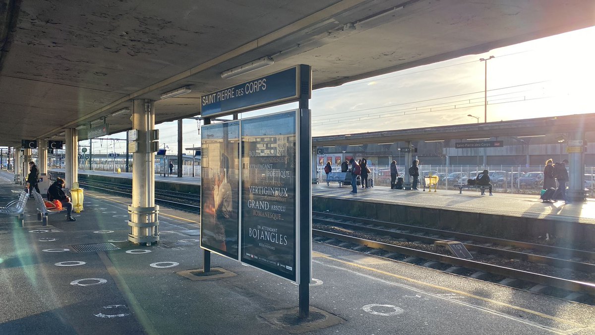 #7Jours7Reportages - À la rencontre des voyageurs entre Nantes et Bourges à bord d'un train régional ! 🚉 Reportage #RTLMatin de <a href="/AdeStAignan/">Alexandre de Saint Aignan</a> > bit.ly/3HlE7of