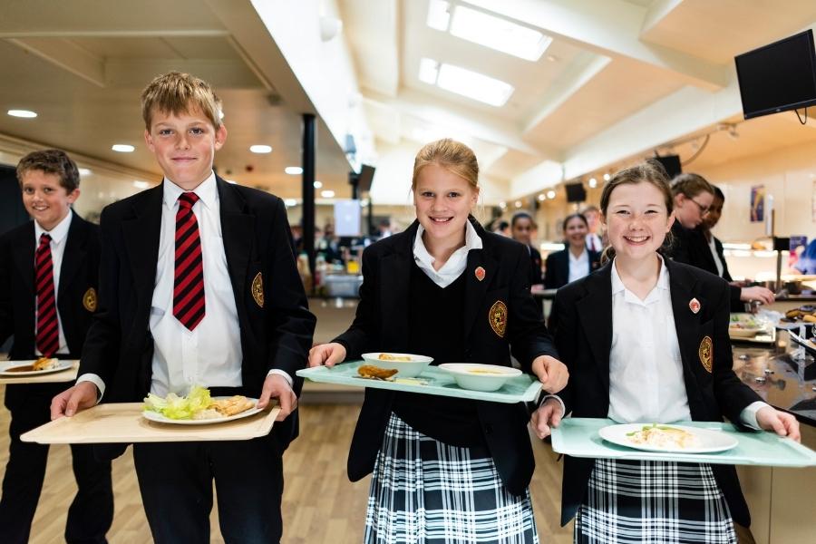 In our latest blog, we explore the evolution of the school dinner &amp; how Oakham's catering team feed up to 1,500 mouths a day. 

Read more > tinyurl.com/2s4xryxa

#oakhamschool #schooldinner #food #nutrition