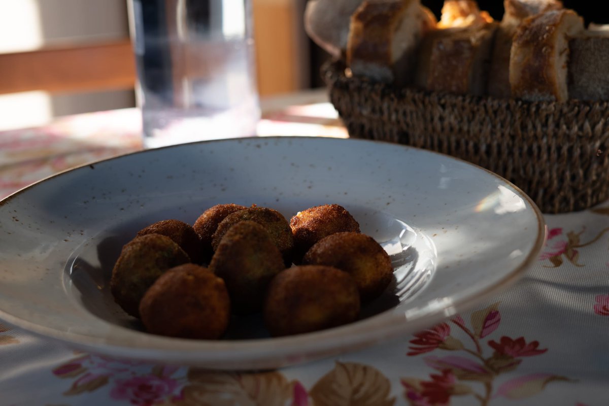 Recomiendomundo's tweet photo. Productos ecológicos, de la huerta a la mesa, en el Restaurante Aretxaga de #Zalla. La pasión de Iñaki se nota en cada uno de los platos 😋. @i_Euskadi @EuskadiGastrono #thebasqueroute #euskotbasqueroute @euskotravelblog https://t.co/DqFKWK4dzo