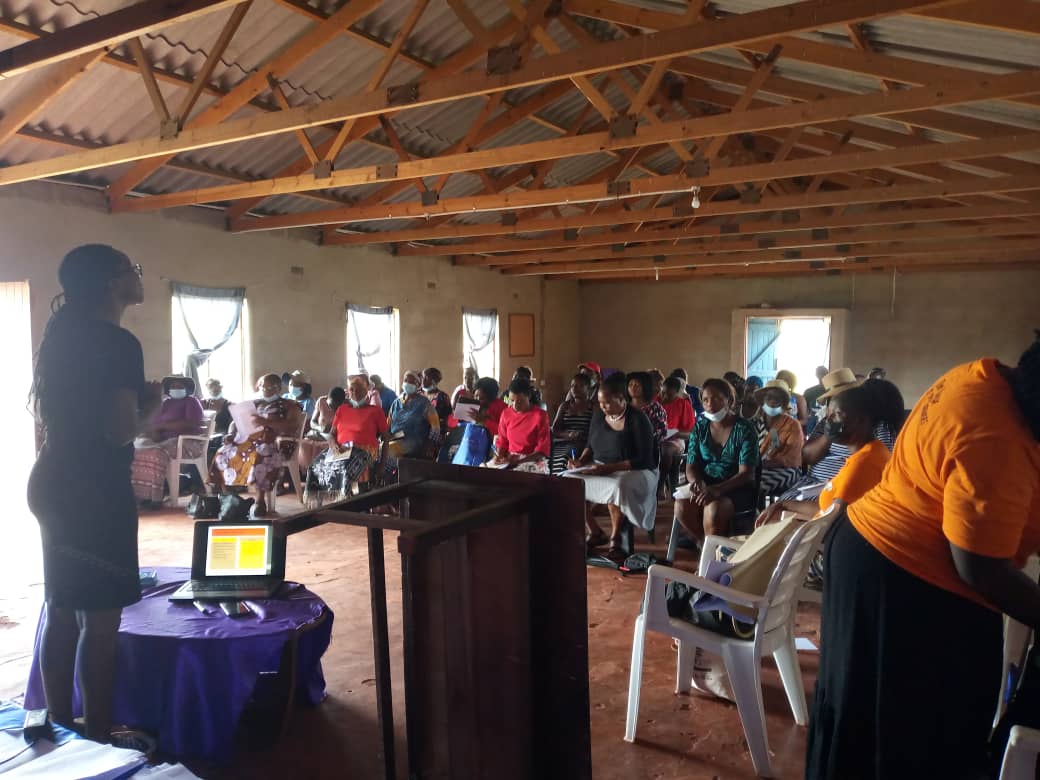 w_weeklyjournal's tweet image. @WCOZIMBABWE is in Zvishavane today educating and sensitising women on the United Nations Security Council Resolution (UNSCR 1325) which speaks on Women, Peace and Security, and how women should be active agents of peace in their communities @yafmzim @UN_Women @AWID @UNZimbabwe