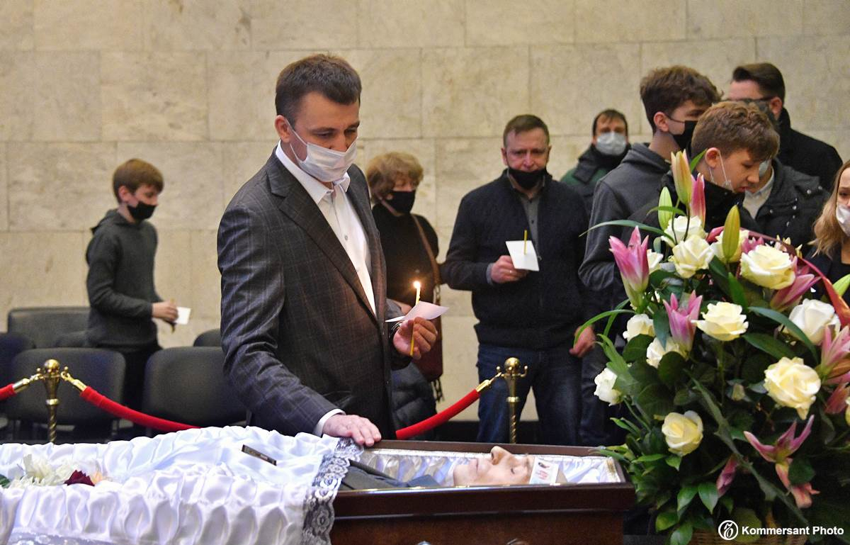 Как проходят похороны в москве
