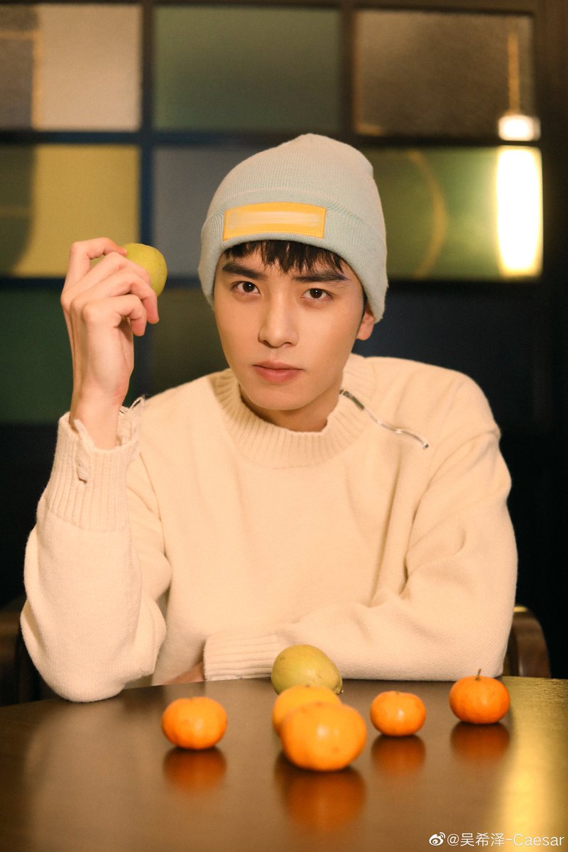 หล่อที่สุดเลยยยยย~~~
新年快乐💛
#CaesarWu