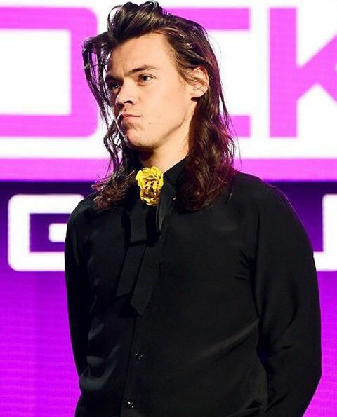 ControlStylesxx's tweet image. Merci de faire partie de ma vie et de la faire vibrer, la rendre plus belle depuis 10 ans, we love you so much Hazza 💗 my universe #happybirthdayharrystyles @Harry_Styles #HarryStylesLoveOnTour